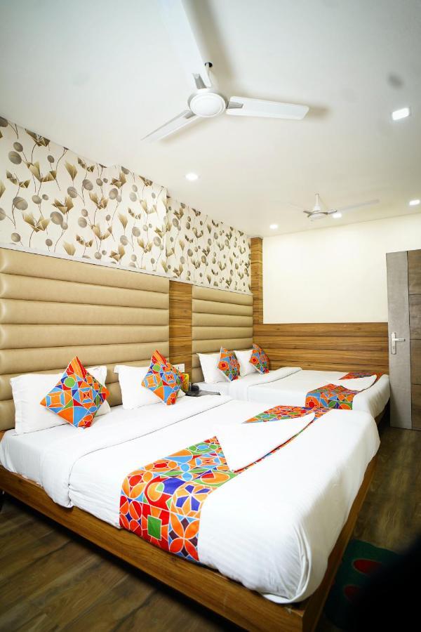 Hotel Delhi Darshan Deluxe-By Rsl Hospitality New Delhi Eksteriør billede